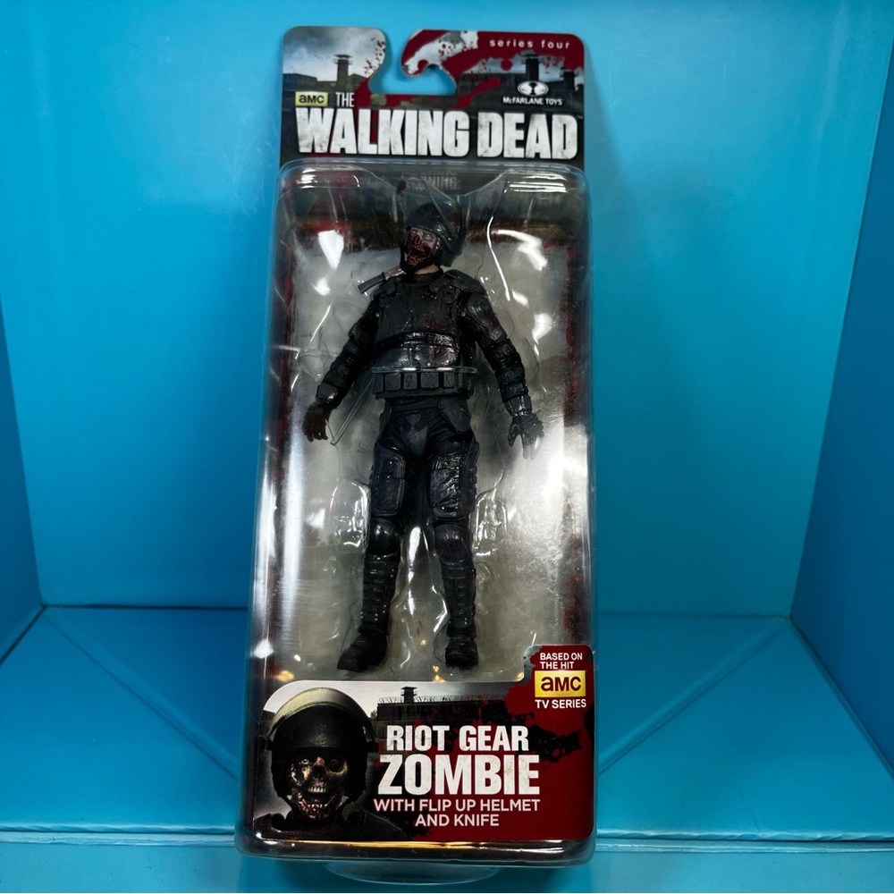 McFarlane Toys - The Walking Dead - Series 4 - Riot Gear Zombie Figure
